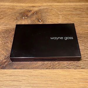 Wayne Goss The Weightless Veil Blush Palette in Bright Poppy